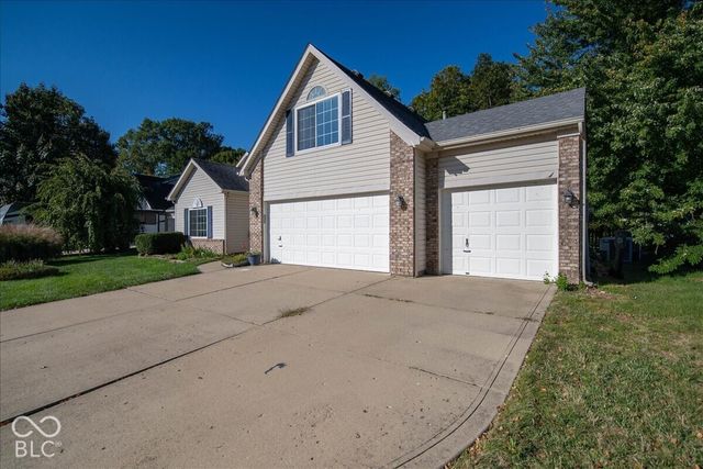1142 Crestwood Drive, Greenwood, IN 46143