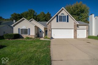 1142 Crestwood Drive, Greenwood, IN 46143