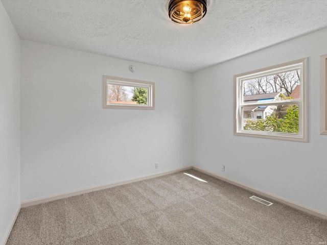 4799 Elizabeth Lane, Newburgh, IN 47630