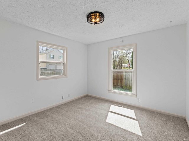 4799 Elizabeth Lane, Newburgh, IN 47630