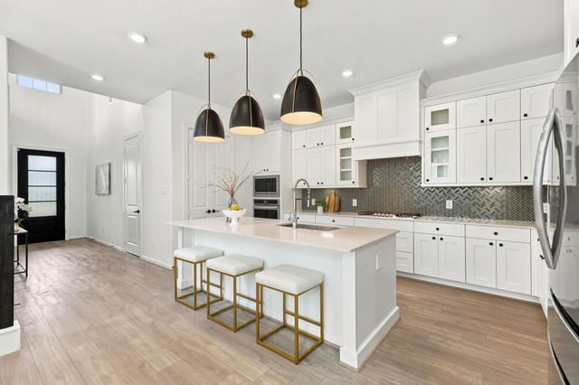 608 Cypress Bay Lane, Pinehurst, TX 77362