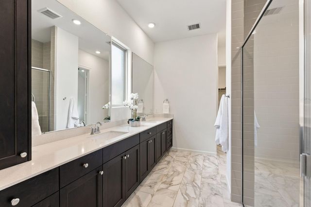 608 Cypress Bay Lane, Pinehurst, TX 77362