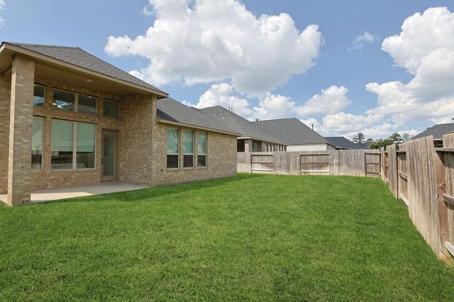 608 Cypress Bay Lane, Pinehurst, TX 77362