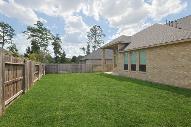 608 Cypress Bay Lane, Pinehurst, TX 77362
