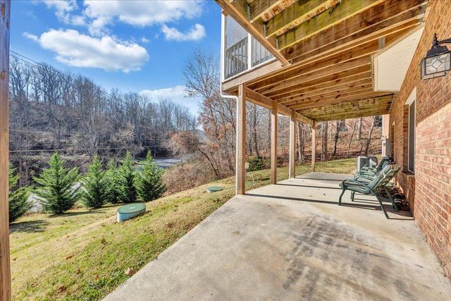 7524 Autumn Park DR, Roanoke, VA 24018