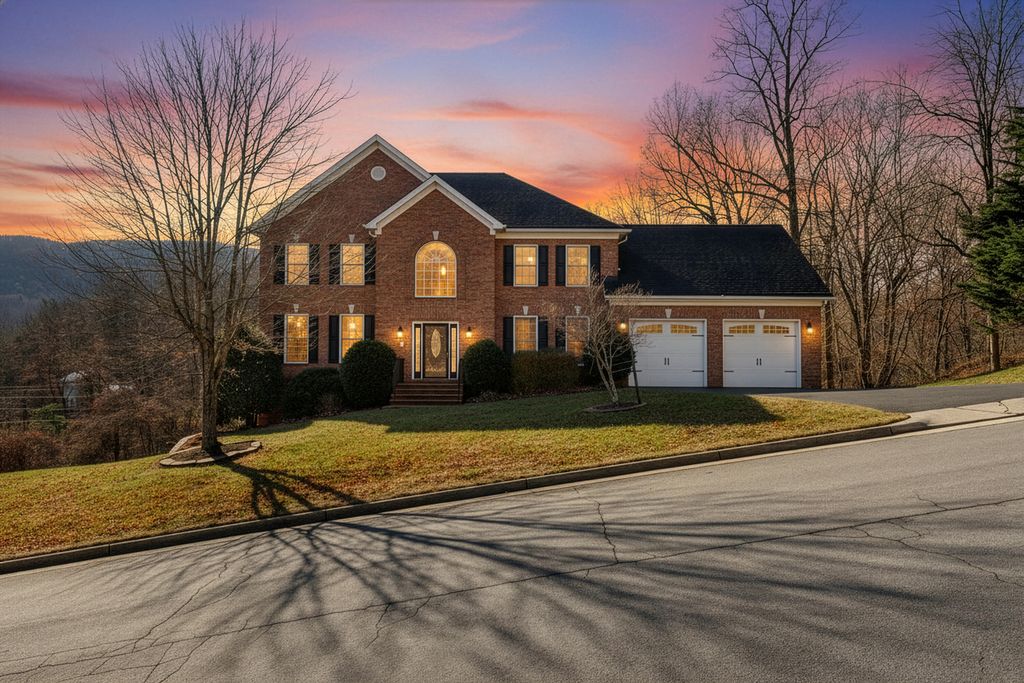 7524 Autumn Park DR, Roanoke, VA 24018