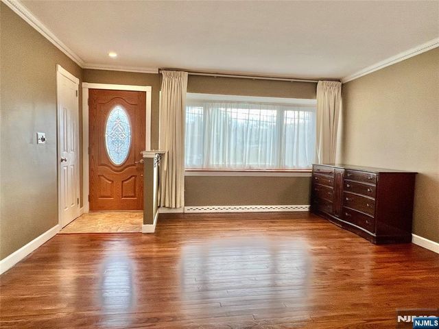 6 White Beeches Drive, Dumont, NJ 07628