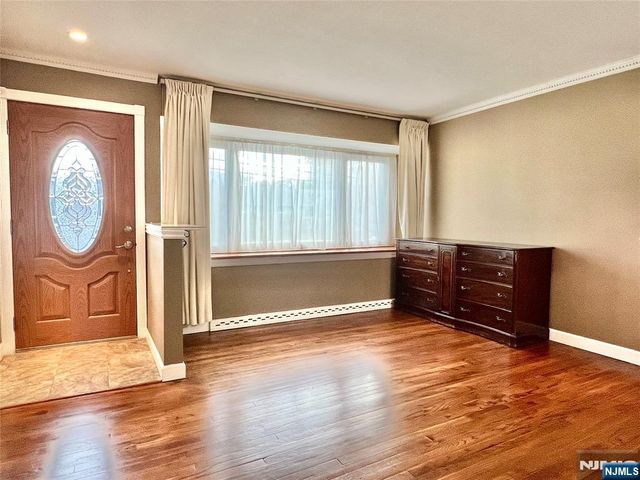 6 White Beeches Drive, Dumont, NJ 07628