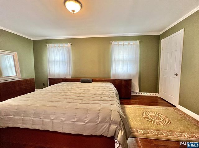 6 White Beeches Drive, Dumont, NJ 07628