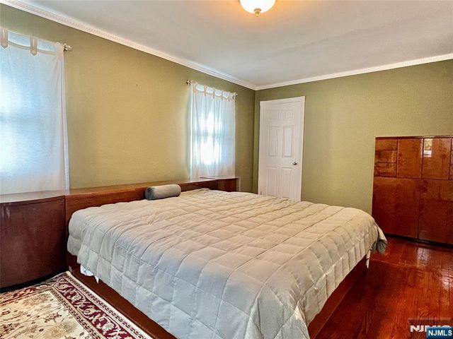 6 White Beeches Drive, Dumont, NJ 07628