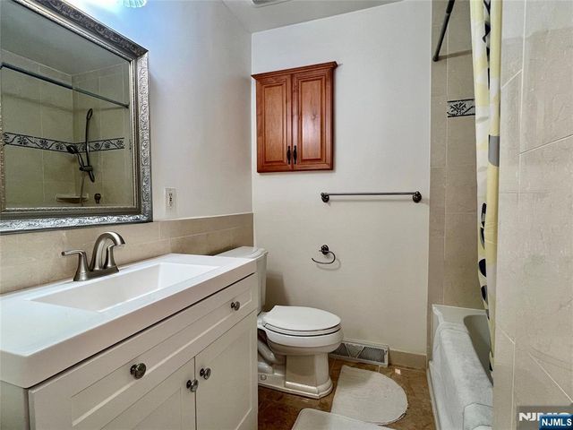 6 White Beeches Drive, Dumont, NJ 07628