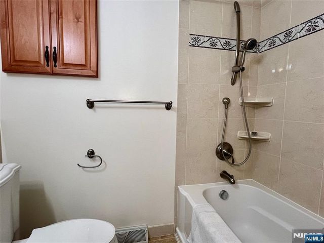 6 White Beeches Drive, Dumont, NJ 07628