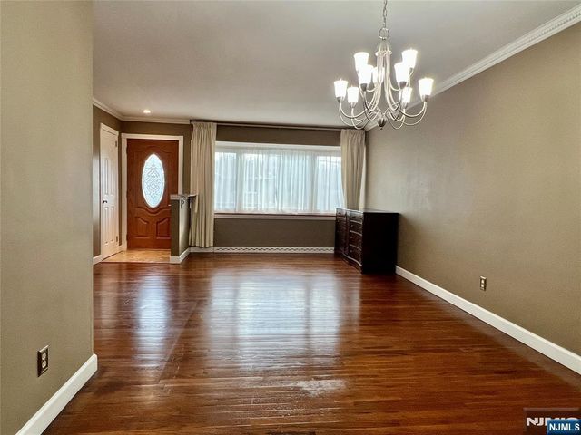 6 White Beeches Drive, Dumont, NJ 07628