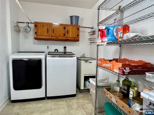 6 White Beeches Drive, Dumont, NJ 07628