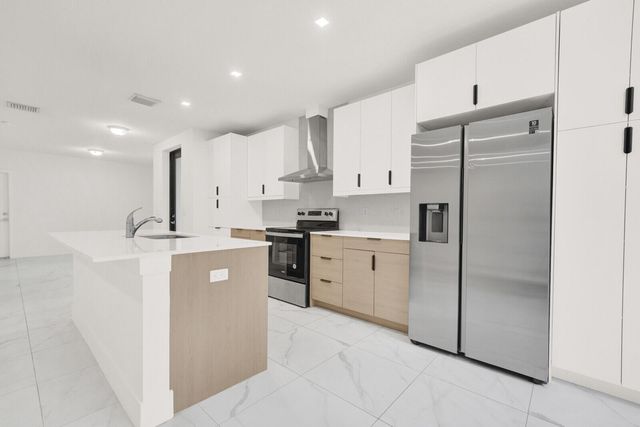 407 Bella Sol Way, West Palm Beach, FL 33406