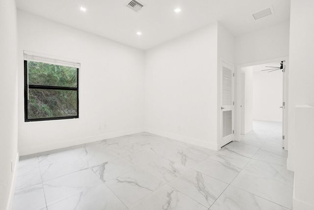 407 Bella Sol Way, West Palm Beach, FL 33406