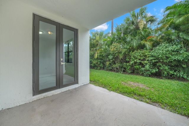 407 Bella Sol Way, West Palm Beach, FL 33406