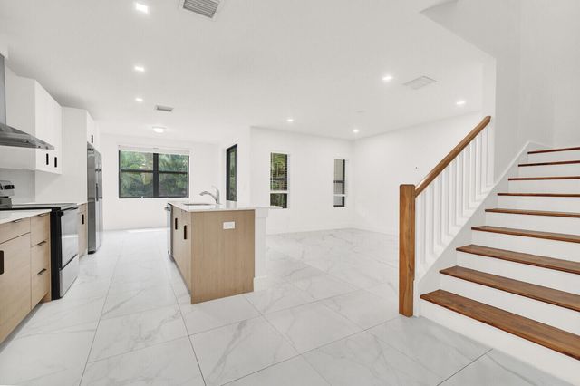407 Bella Sol Way, West Palm Beach, FL 33406