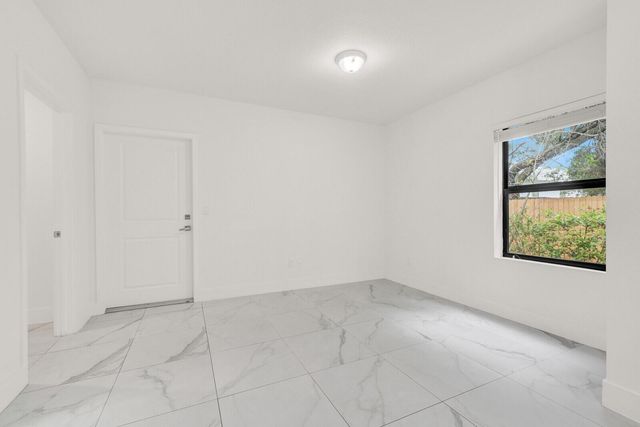 407 Bella Sol Way, West Palm Beach, FL 33406