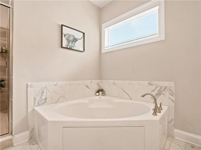 542 Flying Bolt Run, Canton, GA 30115
