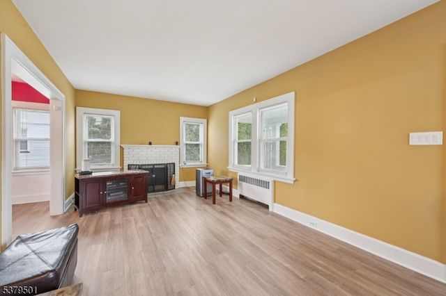 31 Monroe Ave, East Orange City, NJ 07017
