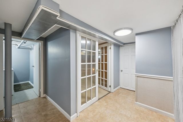 31 Monroe Ave, East Orange City, NJ 07017
