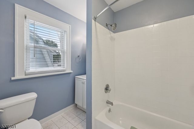 31 Monroe Ave, East Orange City, NJ 07017