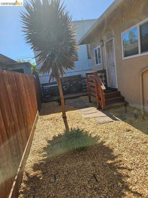 Image 10 of property listing at 1804 Derby ST, Berkeley, CA 94703