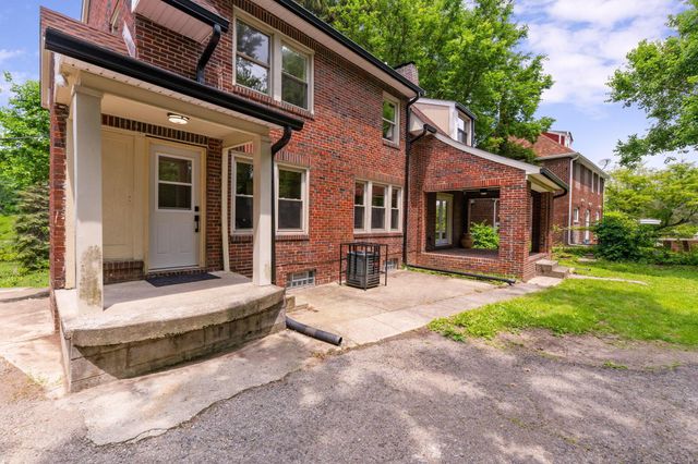 992 N Nelson Road, Columbus, OH 43219