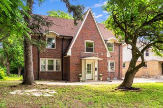 992 N Nelson Road, Columbus, OH 43219