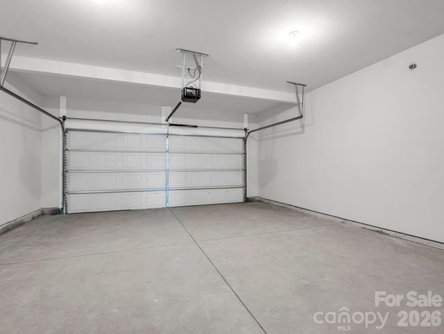 23 Silverthorne Court, Hendersonville, NC 28792