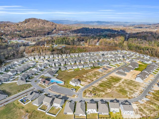 23 Silverthorne Court, Hendersonville, NC 28792
