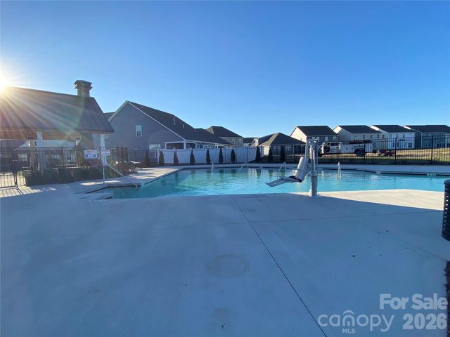 23 Silverthorne Court, Hendersonville, NC 28792