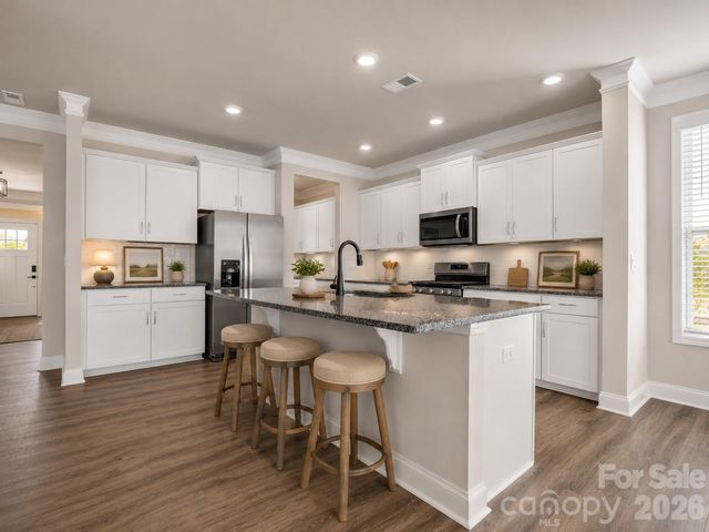 23 Silverthorne Court, Hendersonville, NC 28792