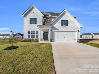 23 Silverthorne Court, Hendersonville, NC 28792