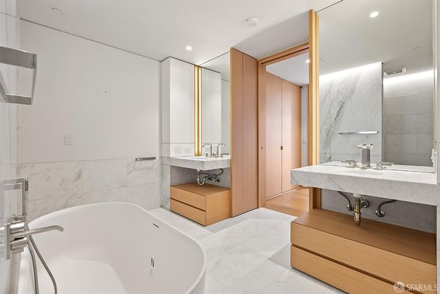 1 Steuart Lane 905, San Francisco, CA 94105