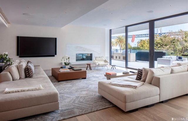 1 Steuart Lane 905, San Francisco, CA 94105