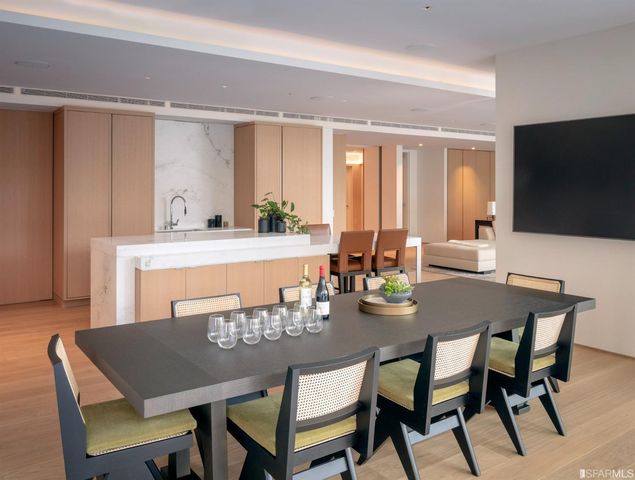 1 Steuart Lane 905, San Francisco, CA 94105