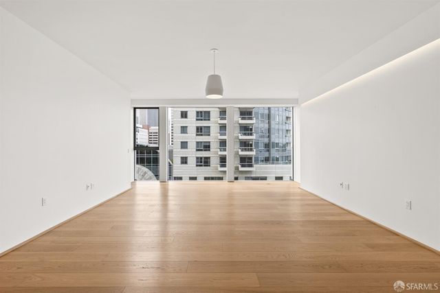 1 Steuart Lane 905, San Francisco, CA 94105