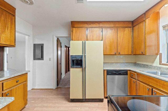 16 Linda St, Pensacola, FL 32506