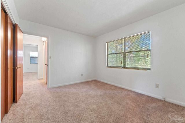 16 Linda St, Pensacola, FL 32506