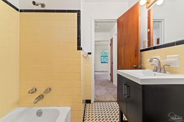 16 Linda St, Pensacola, FL 32506