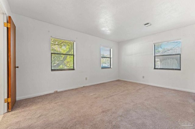 16 Linda St, Pensacola, FL 32506