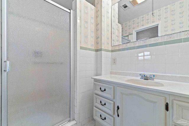 16 Linda St, Pensacola, FL 32506