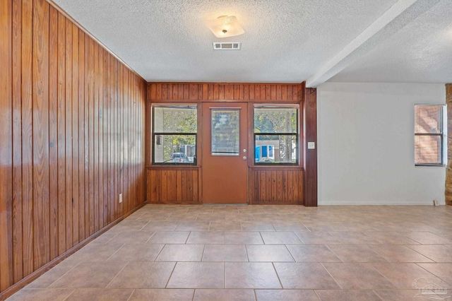 16 Linda St, Pensacola, FL 32506