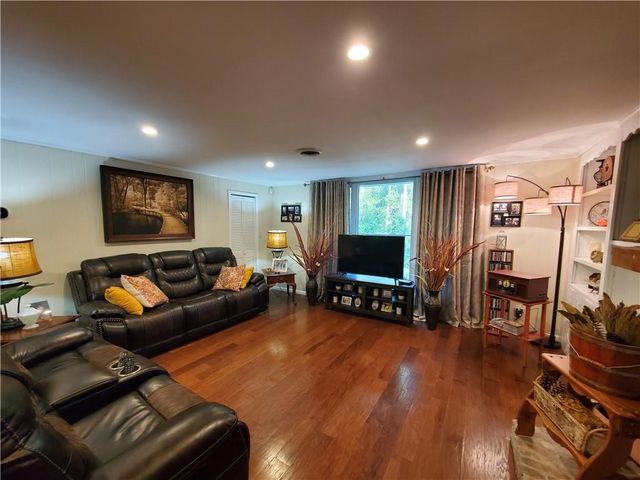111 Lewis Drive, Calhoun, GA 30701