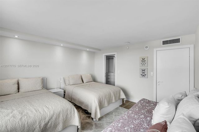 607 Ocean Drive 10K, Key Biscayne, FL 33149