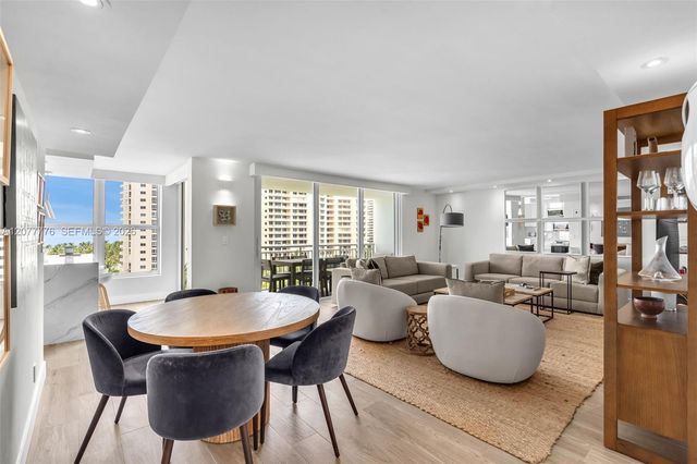 607 Ocean Drive 10K, Key Biscayne, FL 33149