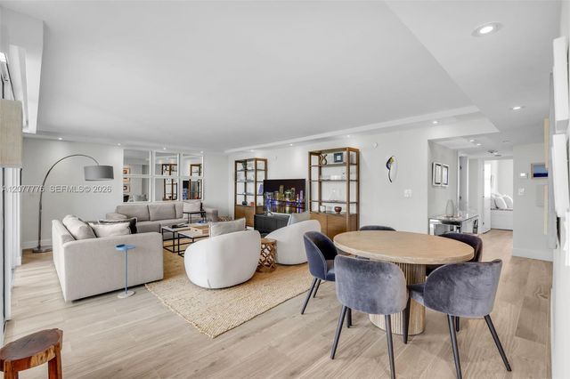 607 Ocean Drive 10K, Key Biscayne, FL 33149