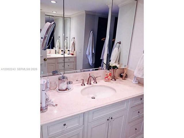 155 OCEAN LANE DR 1101, Key Biscayne, FL 33149